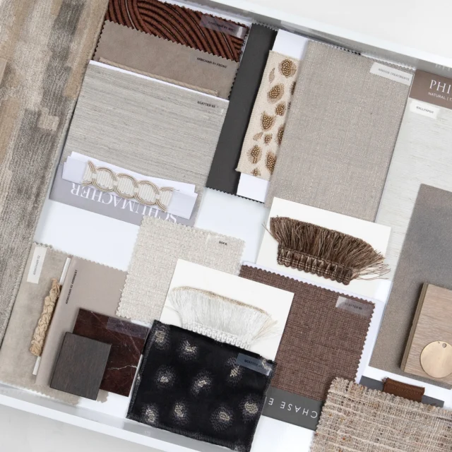 One of our latest schemes is this beautiful drawing room, swipe for our visual ➡️ #interiors123 #samanthabartlettinteriors #drawingroom #escape #entertain #unwind